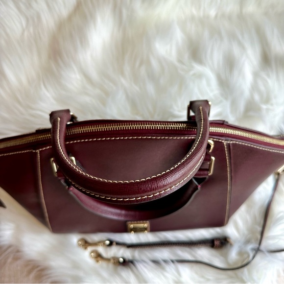 Dooney & Bourke Women’s Satchel in Pebble Grain Leather in Rich Burgundy colour - Picture 9 of 16